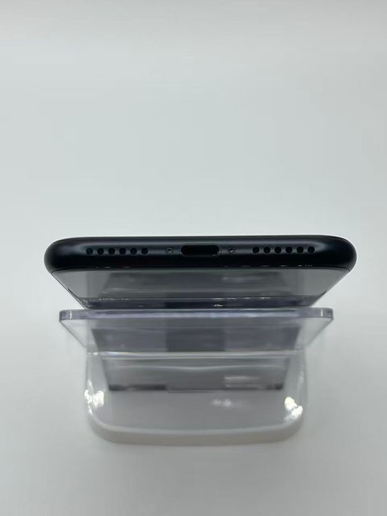 �Хåƥ꡼94�����դ�iPhone SE ��3���� �ߥåɥʥ���64GB �¿��ݾ�SIM�ե꡼