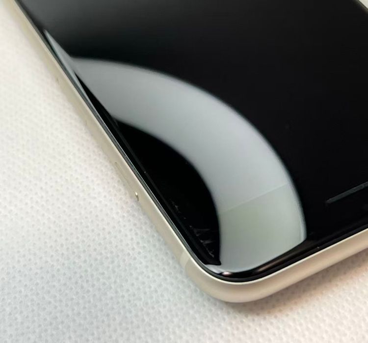 �Хåƥ꡼86��iPhone SE ��3���� �������饤�ȡ�64GB ��SIM�ե꡼�վ�����