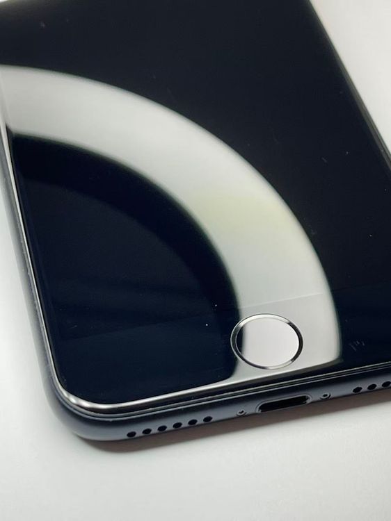 �Хåƥ꡼95����°�ʣ����դ�iPhone SE ��3���� �ߥåɥʥ���64GB �¿��ݾ�