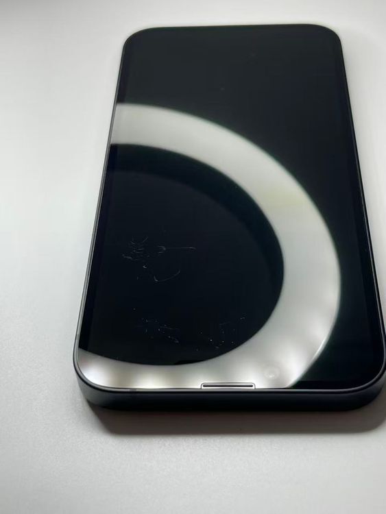 �Хåƥ꡼93��iPhone 16e128GB �֥�å����¿��ݾ� SIM�ե꡼