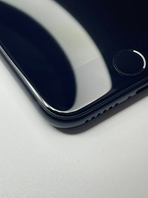 �Хåƥ꡼80����°��3�����å��դ�iPhone SE ��3���� �ߥåɥʥ���64GB �¿��ݾ�