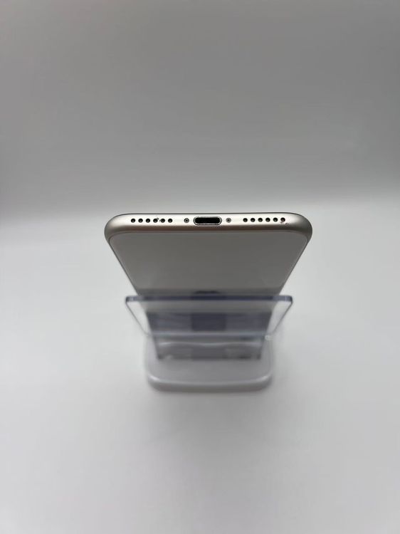 �Хåƥ꡼81����°��3�����å��դ�iPhone SE ��3���� �������饤��128GB �¿��ݾ�