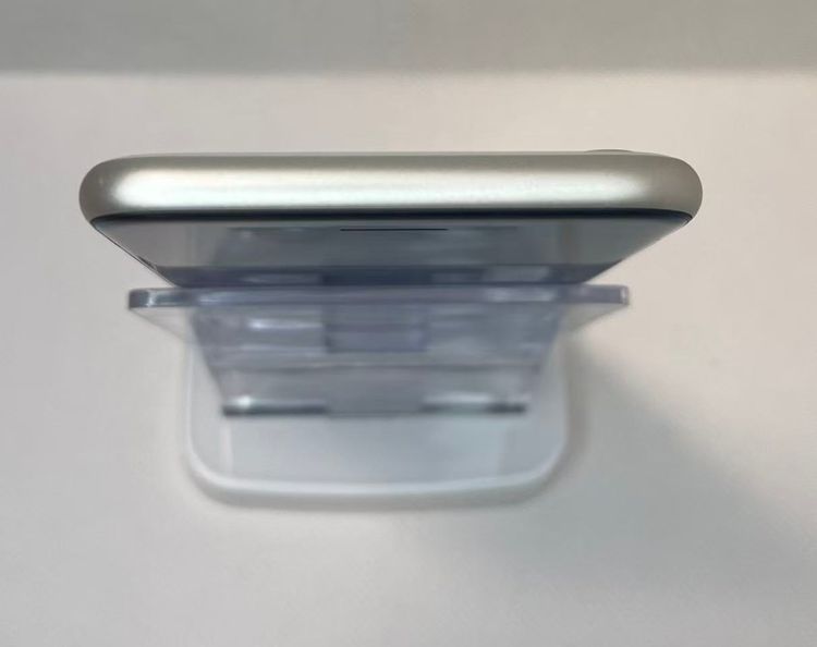 �Хåƥ꡼82��iPhone SE ��3���� �������饤�ȡ�64GB ���¿��ݾ� SIM�ե꡼