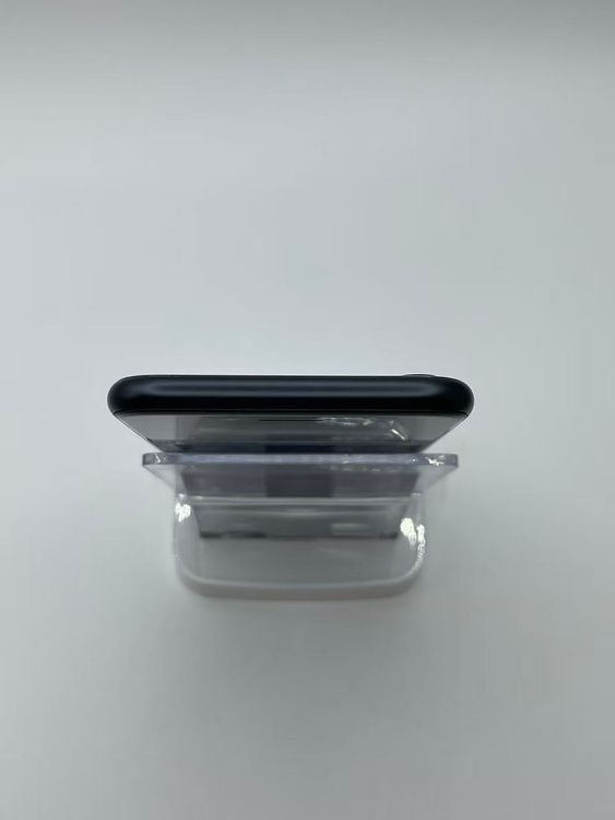 �Хåƥ꡼95����°�ʣ����դ�iPhone SE ��3���� �ߥåɥʥ���64GB �¿��ݾ�