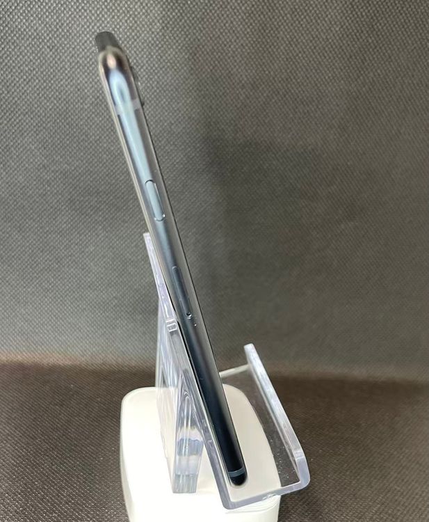 �Хåƥ꡼95��iPhone SE ��3���� �ߥåɥʥ��ȡ�64GB ���¿��ݾ� SIM�ե꡼