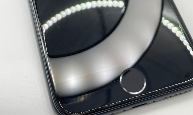 �Хåƥ꡼97����°��3�����å��դ�iPhone SE ��3���� �ߥåɥʥ���64GB �¿��ݾ�