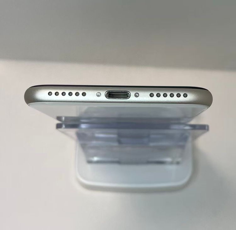 �Хåƥ꡼86��iPhone SE ��3���� �������饤��128GB ���ʰ¿��ݾ� SIM�ե꡼