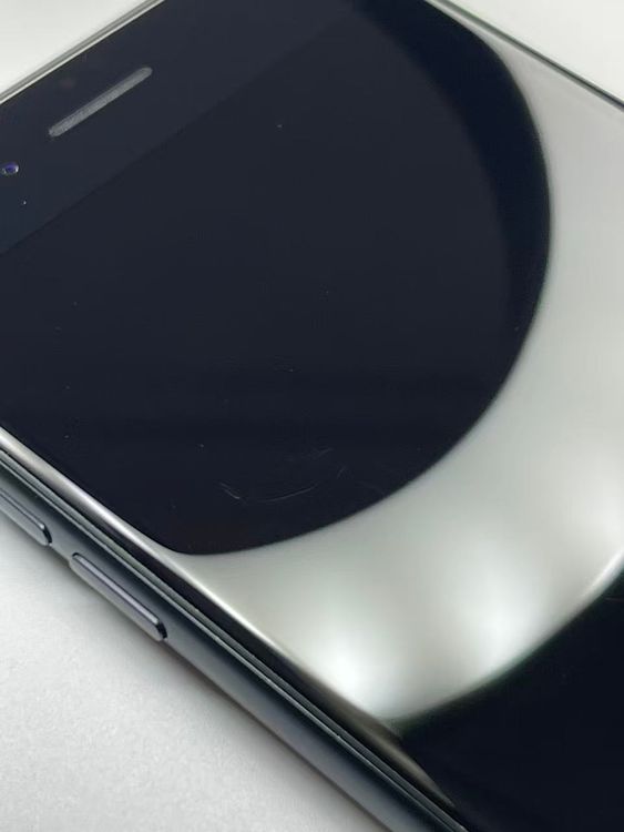 �Хåƥ꡼94����°�ʣ����դ�iPhone SE ��3���� �ߥåɥʥ���64GB �¿��ݾ�