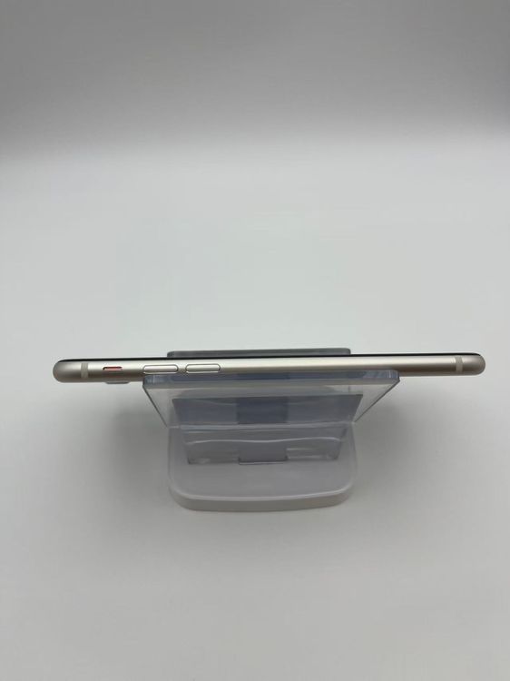 �Хåƥ꡼81����°��3�����å��դ�iPhone SE ��3���� �������饤��128GB �¿��ݾ�