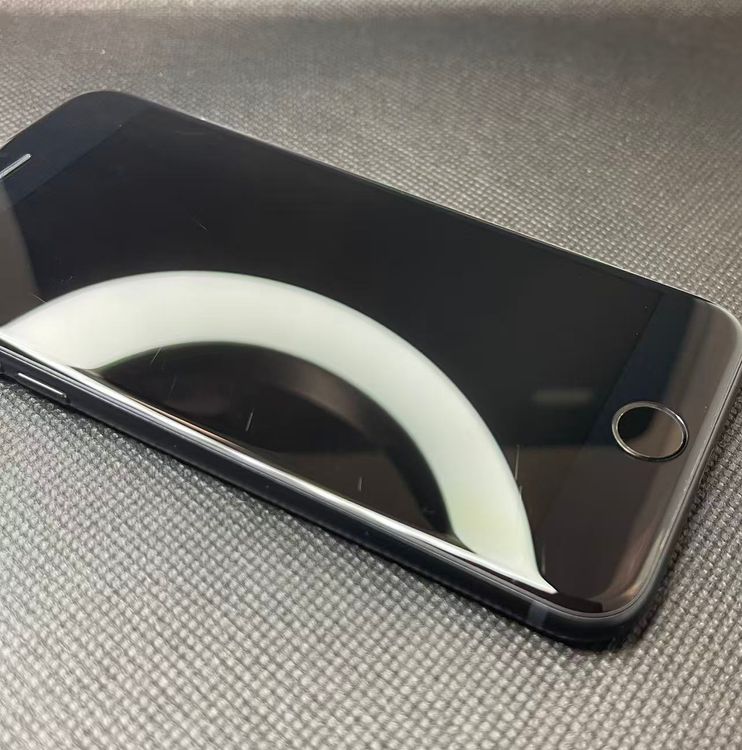 �Хåƥ꡼97��iPhone SE ��3���� �ߥåɥʥ��ȡ�64GB ���¿��ݾ� SIM�ե꡼