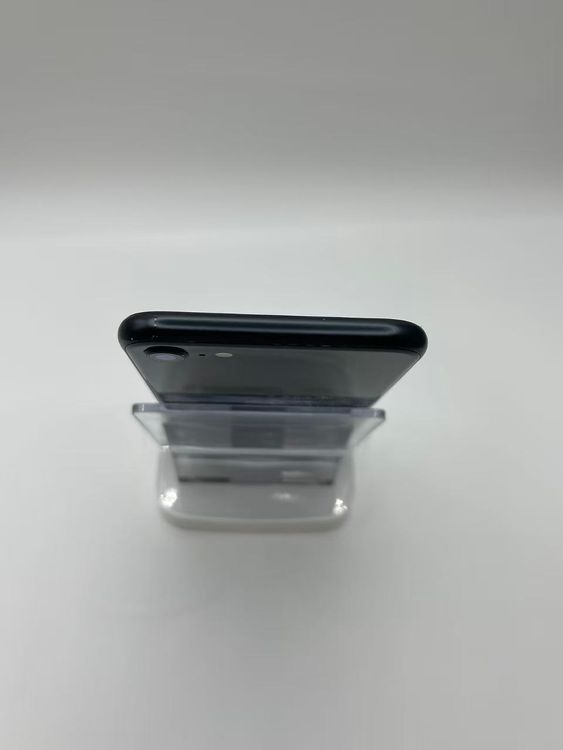 �Хåƥ꡼93����°�ʣ����դ�iPhone SE ��3���� �ߥåɥʥ���64GB �¿��ݾ�