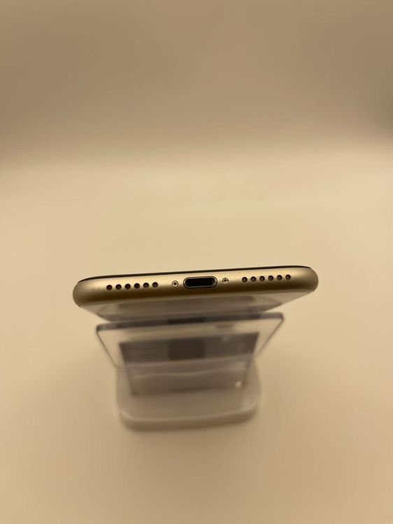 �Хåƥ꡼95����°��3�����å��դ�iPhone SE ��3���� �������饤��128GB �¿��ݾ�
