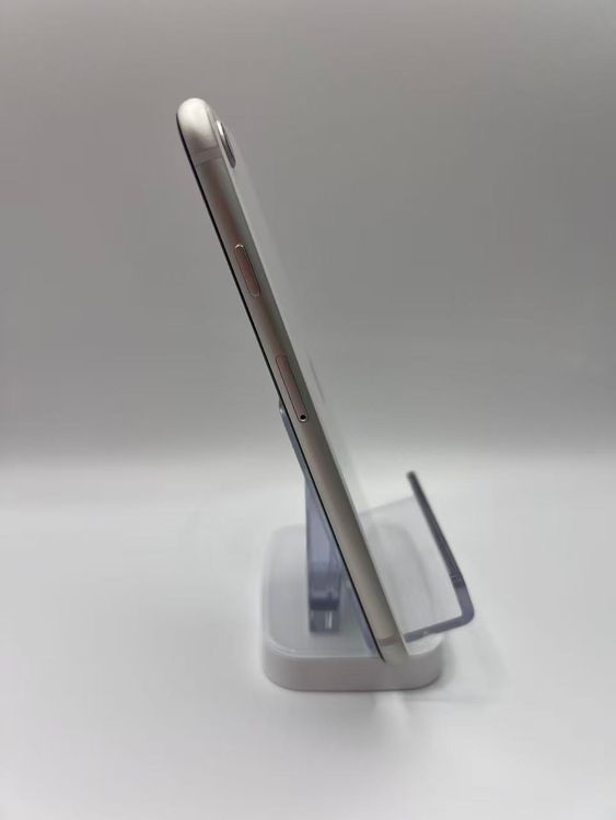 �Хåƥ꡼81����°��3�����å��դ�iPhone SE ��3���� �������饤��128GB �¿��ݾ�