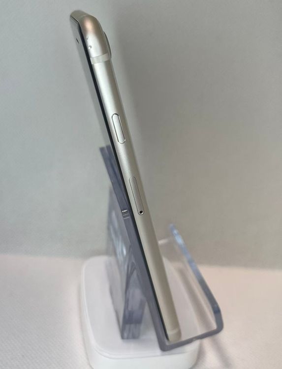 �Хåƥ꡼82��iPhone SE ��3���� �������饤��128GB ���ʰ¿��ݾ� SIM�ե꡼