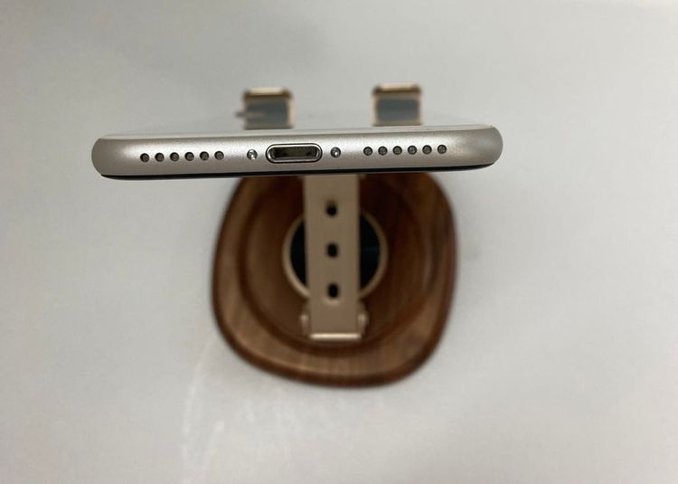 iPhoneSE3128GB饤SIMե꡼ʥХƥå88