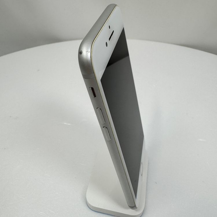 iPhone 8  64GB ����С�  SIM���å�����Ѥ�