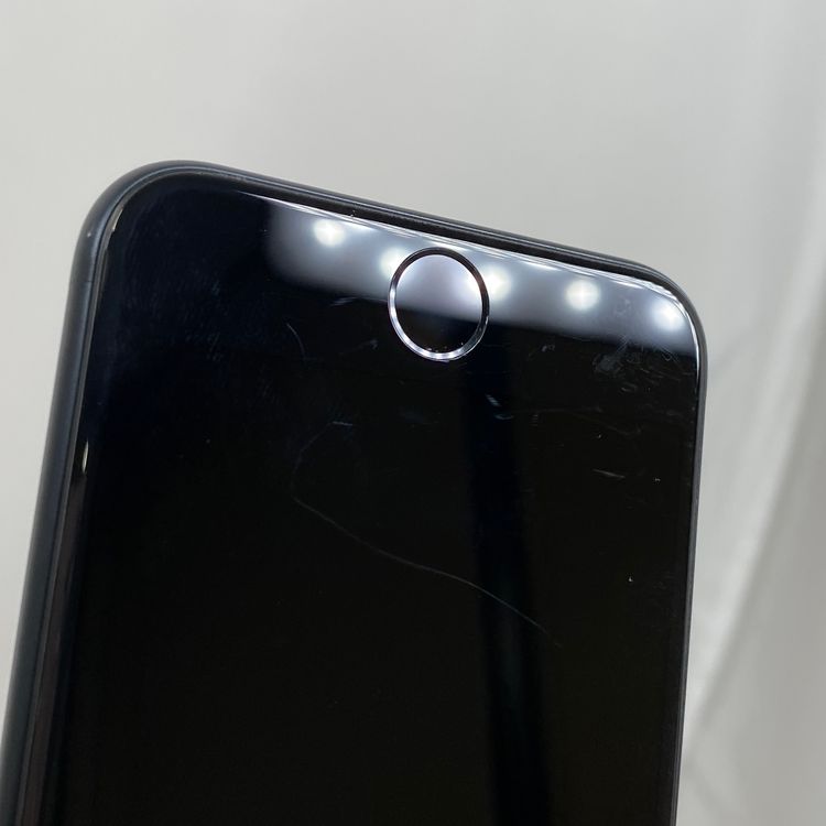 iPhone SE 3 ���:C ���顼:�ߥåɥʥ��� ���ȥ졼��:64GB �Хåƥ꡼:81%