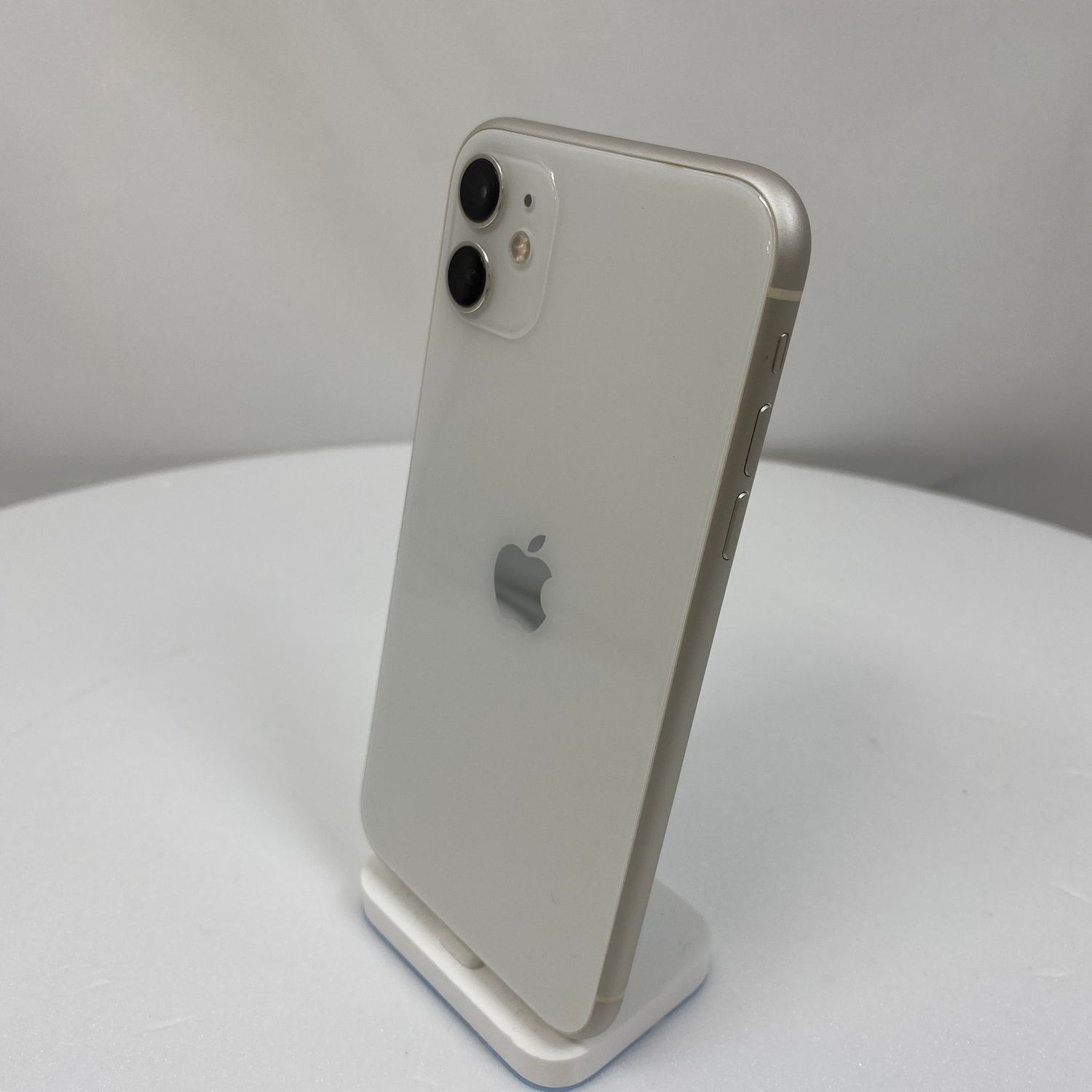 Apple iPhone 11 ホワイト　ジャンク品　SIMフリー iPhone 11 iPhone11 128GB ホワイト SIMフリー 中古 本体 良品