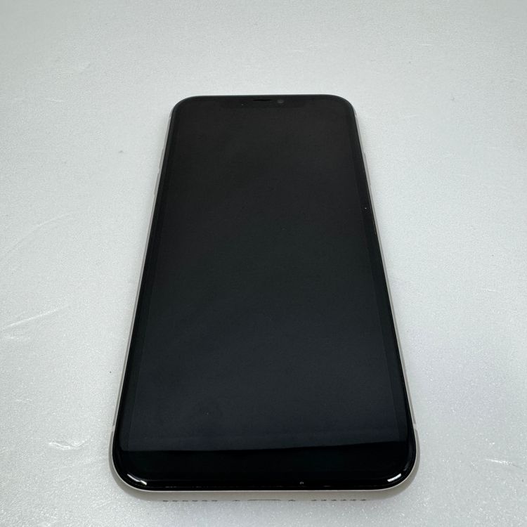 iPhone 11  128GB �ۥ磻��  SIM���å�����Ѥ�