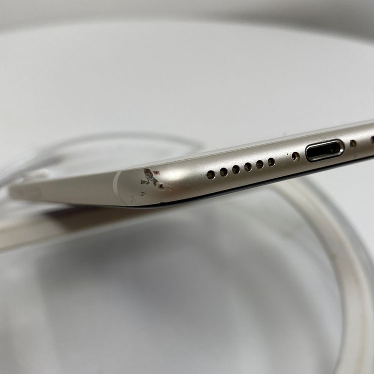 iPhone SE 3  64GB 饤 84% SIMåѤ