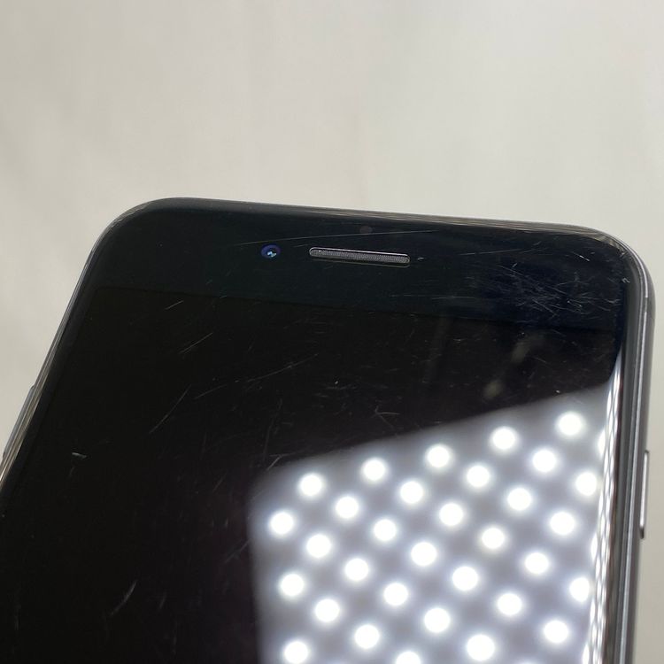 iPhone 8  64GB ���ڡ������쥤 91% SIM���å�����Ѥ�