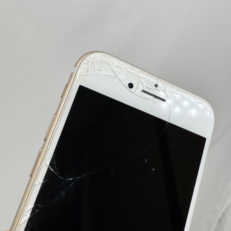 iPhone 7  128GB �������  SIM���å�����Ѥ�