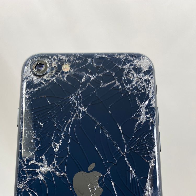 iPhone SE 3 64GB �ߥåɥʥ��� 85% SIM���å�����Ѥ�