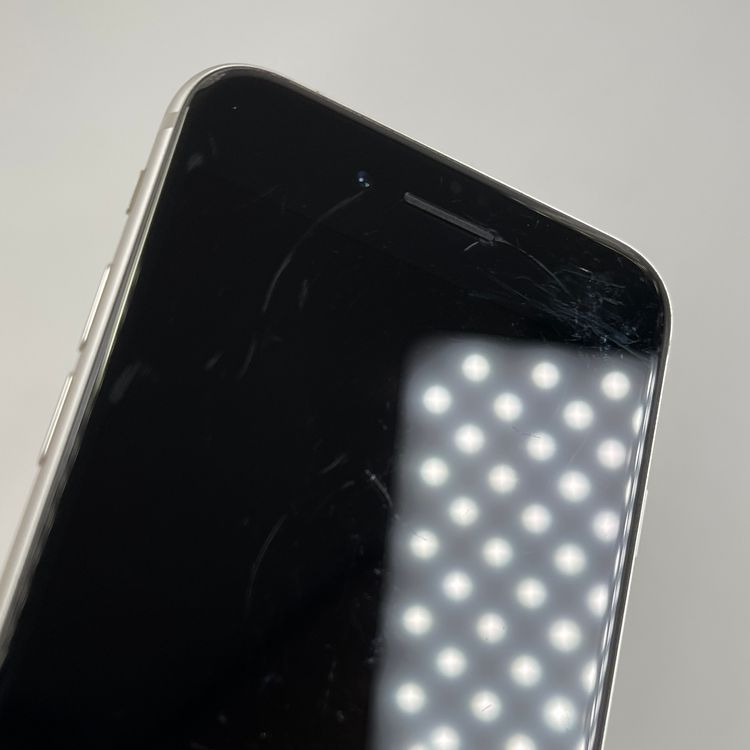 iPhone SE 3  64GB �������饤��  SIM���å�����Ѥ�