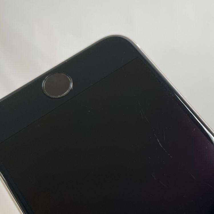 iPhone SE 3  64GB �������饤�� 80% SIM���å�����Ѥ�