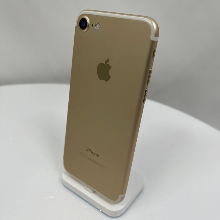 iPhone 7  32GB �������  SIM���å�����Ѥ�