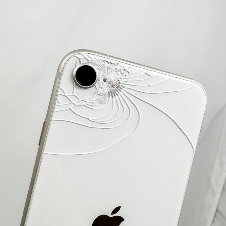 iPhone SE 3  64GB �������饤��  SIM���å�����Ѥ�