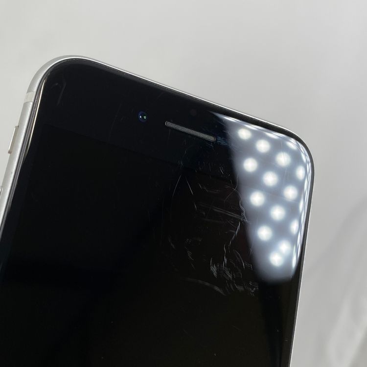 iPhone SE 2  64GB �ۥ磻��  SIM���å�����Ѥ�