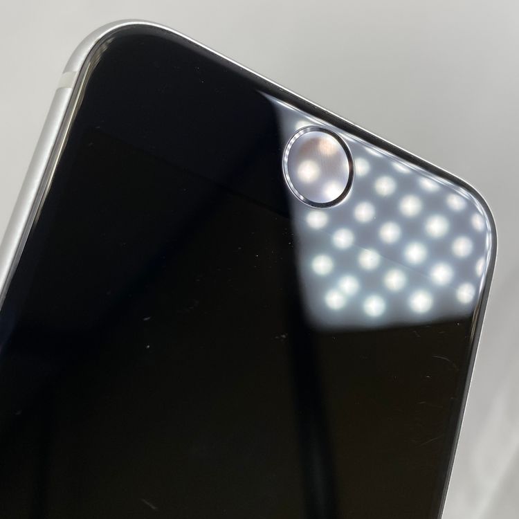 iPhone SE 2  64GB �ۥ磻��  SIM���å�����Ѥ�