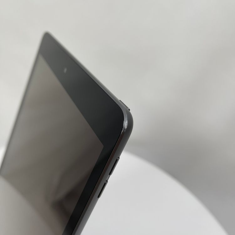 iPad ��9���� Wi-Fi ���:J ���顼:���ڡ������쥤 ���ȥ졼��:64GB
