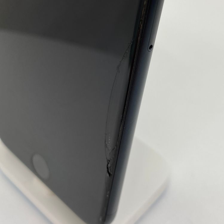 iPhone SE 3 64GB �ߥåɥʥ��� 81% SIM���å�����Ѥ�