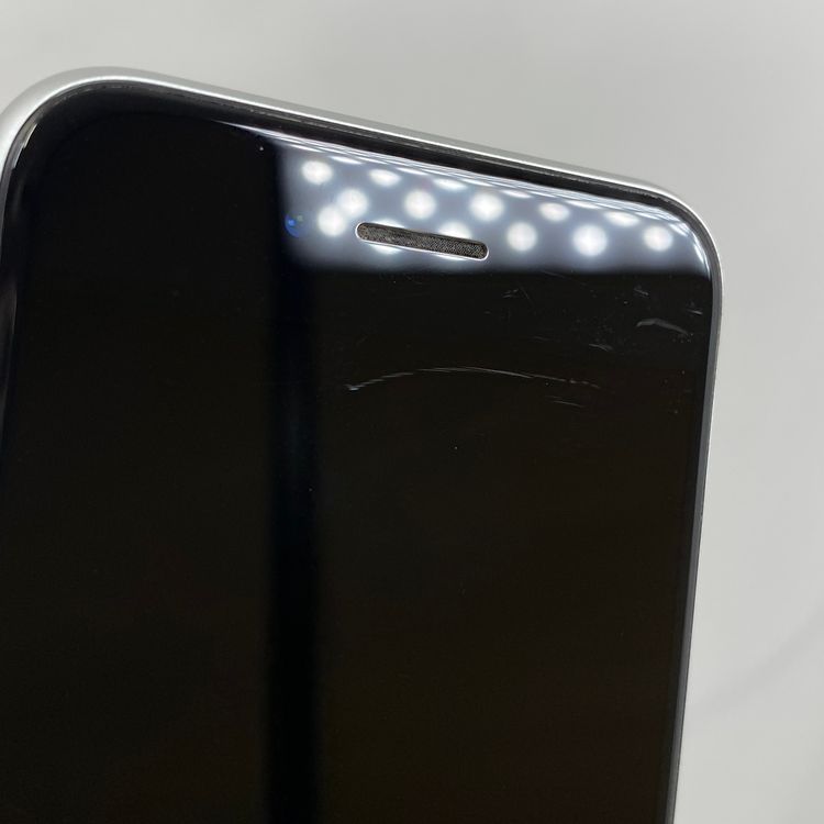 iPhone SE 2  64GB �ۥ磻��  SIM���å�����Ѥ�