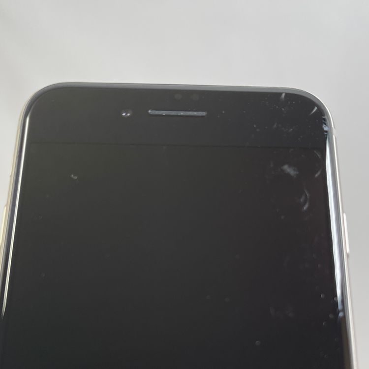 iPhone SE 3  64GB �������饤�� 80% SIM���å�����Ѥ�