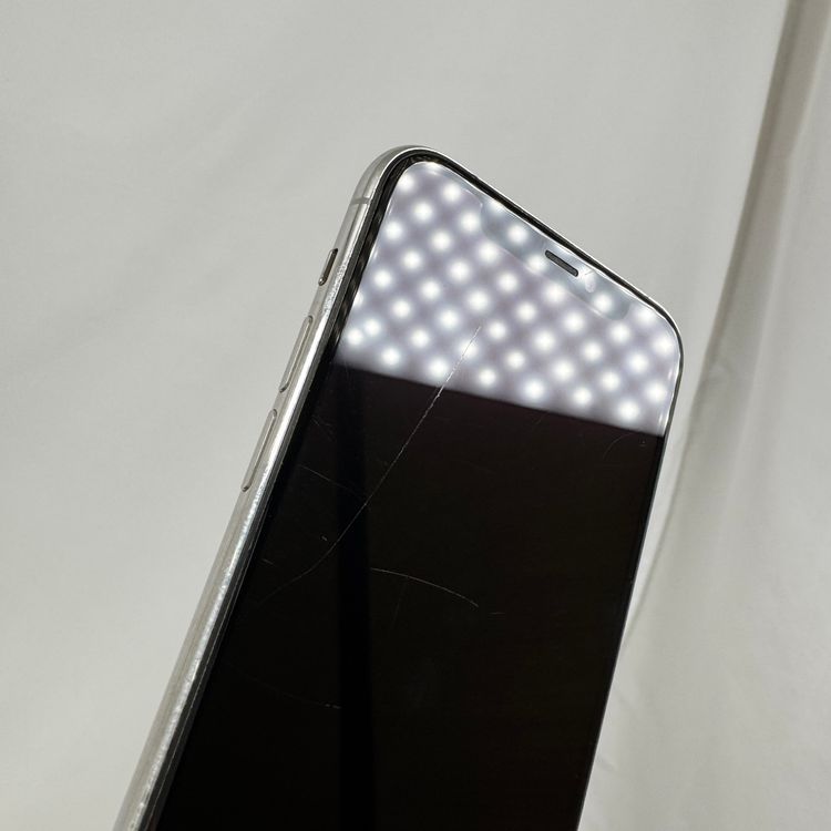 iPhone 11 Pro  64GB ����С�  SIM���å�����Ѥ�