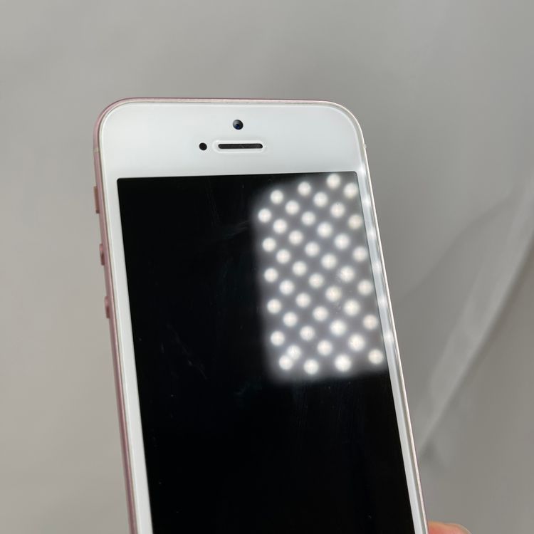 iPhone SE  16GB ԥ 66% SIMåͭ