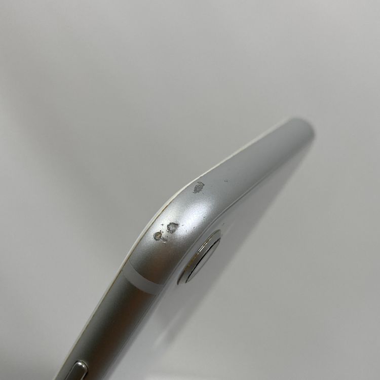 iPhone 8  64GB ����С� 90% SIM���å�����Ѥ�