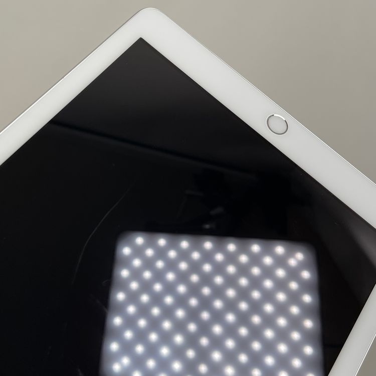 iPad ��6���� Wi-Fi ���:C ���顼:����С� ���ȥ졼��:32GB