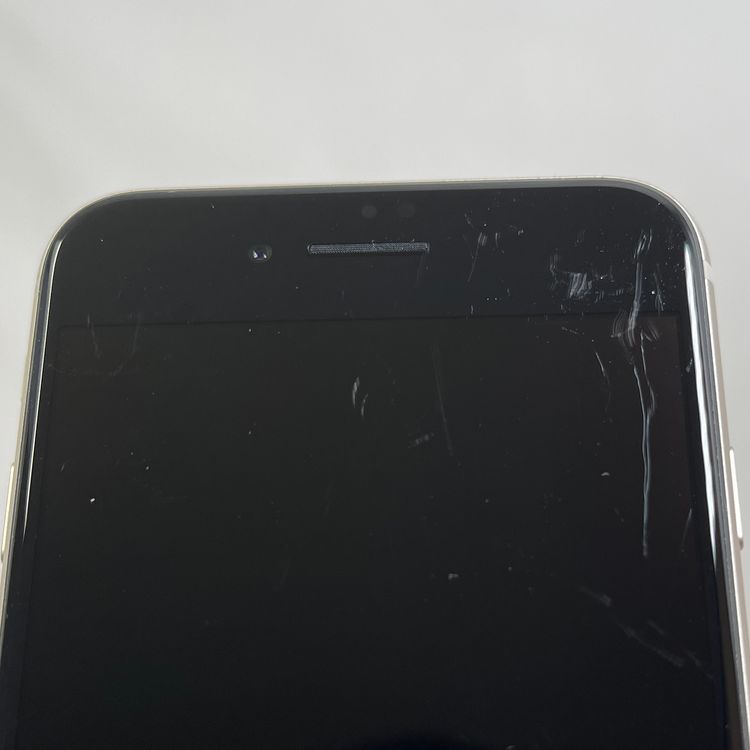 iPhone SE 3  64GB �������饤�� 80% SIM���å�����Ѥ�