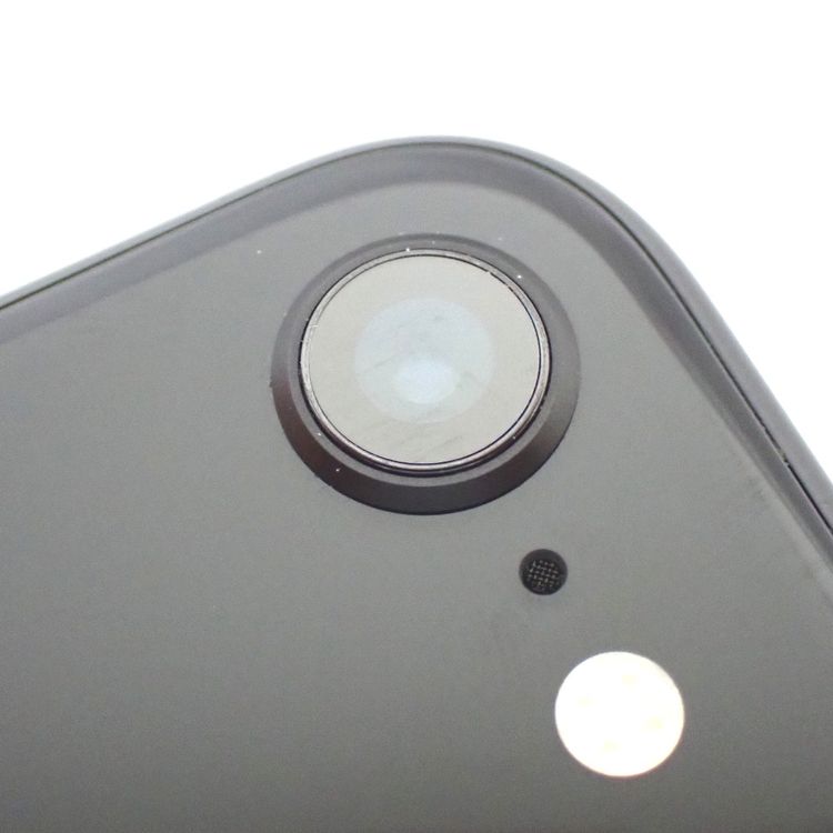 �ڼ��ߤʤߡ�NA129 iPhoneSE ��2���� 64GB �֥�å� BT����88�� ���