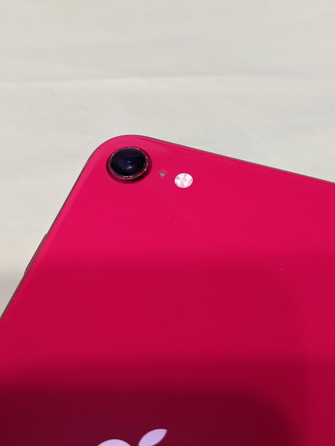 ムスビー｜美品iPhoneSE 第2世代128GB バッテリー大容量新品【iPhone 