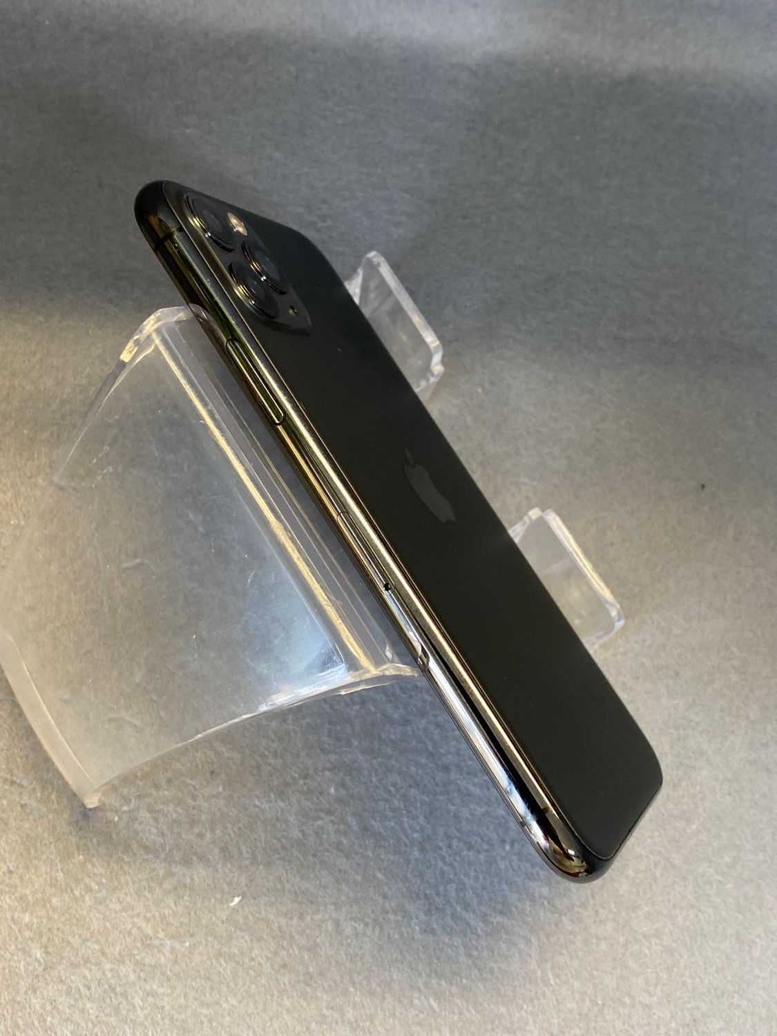 ムスビー｜美品 国内版 SIMフリー iPhone11 Pro 64GB スペースグレー色