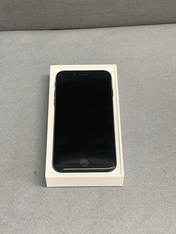 Ķ���� ������ SIM�ե꡼ iPhoneSE ��2���� 64GB �֥�å���