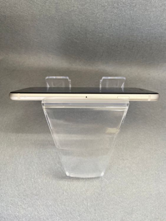 ���ʡ������ǡ�SIM�ե꡼��iPhoneSE �軰���� 64GB �������饤�ȿ�
