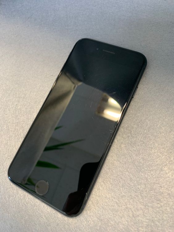 ������� ������ SIM�ե꡼ iPhoneSE ��3���� 128GB �ߥåɥʥ��ȿ�