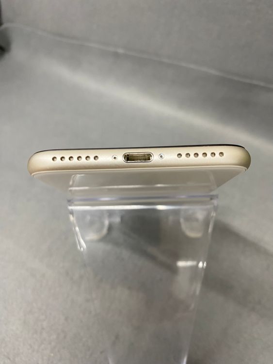 Ķ���� ������ SIM�ե꡼ iPhone SE ��3���� 64GB �������饤�ȿ�