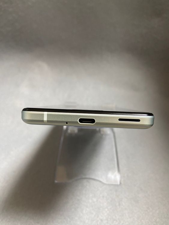 ほぼ未使用品 SIMフリー AQUOS sense 5G 64GB オリーブシルバー色